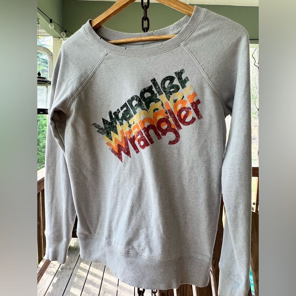 Women’s Wrangler Crew Neck Sweatshirt. Size XS.